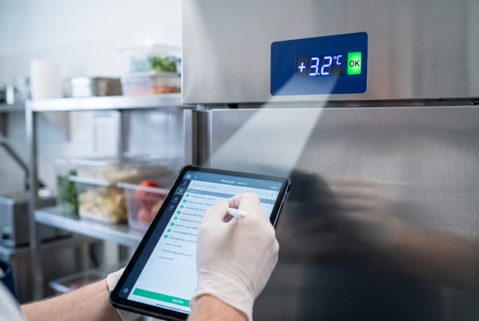 fridge-temperature-logging banner