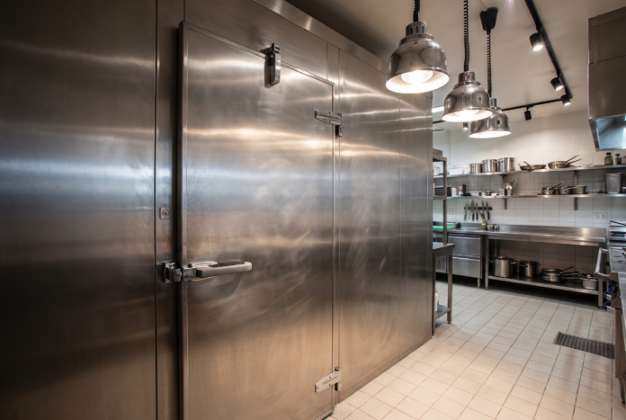 fallow-walk-in-vs-reach-in-pro-kitchen banner